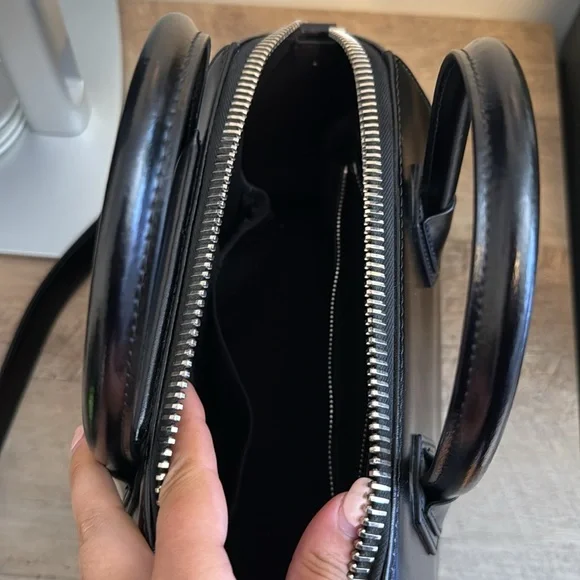 Authentic Givenchy Small Antigona Smooth Leather - Picture 7 of 10